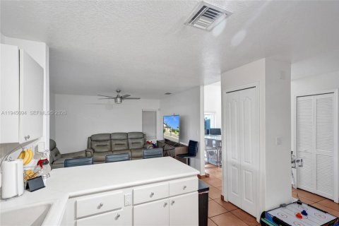 Villa ou maison à louer à Miami, Floride: 3 chambres, 147.62 m2 № 2001259 - photo 19