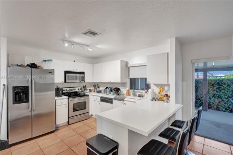 Villa ou maison à louer à Miami, Floride: 3 chambres, 147.62 m2 № 2001259 - photo 13