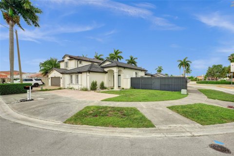 Villa ou maison à louer à Miami, Floride: 3 chambres, 147.62 m2 № 2001259 - photo 3