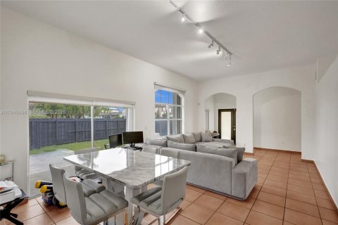 Villa ou maison à louer à Miami, Floride: 3 chambres, 147.62 m2 № 2001259 - photo 10