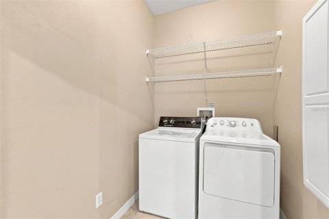 Adosado en venta en Oviedo, Florida, 4 dormitorios, 195.37 m2 № 2360435 - foto 30