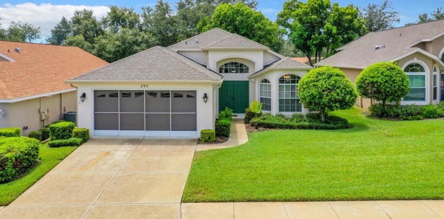 House in Spring Hill, Florida 3 bedrooms, 159.14 sq.m. № 800985