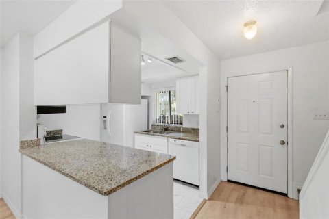 Touwnhouse à vendre à Tampa, Floride: 2 chambres, 86.21 m2 № 1851869 - photo 6