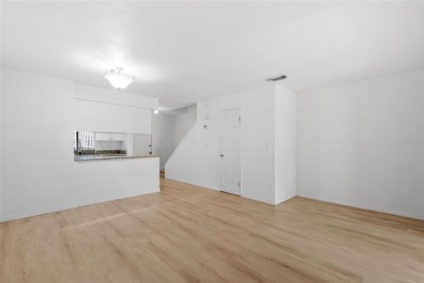 Touwnhouse à vendre à Tampa, Floride: 2 chambres, 86.21 m2 № 1851869 - photo 16