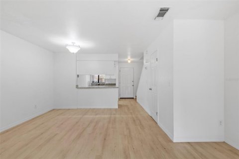 Touwnhouse à vendre à Tampa, Floride: 2 chambres, 86.21 m2 № 1851869 - photo 18