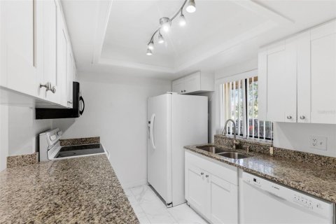 Touwnhouse à vendre à Tampa, Floride: 2 chambres, 86.21 m2 № 1851869 - photo 5