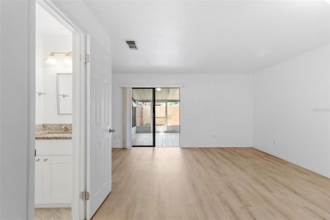 Touwnhouse à vendre à Tampa, Floride: 2 chambres, 86.21 m2 № 1851869 - photo 12