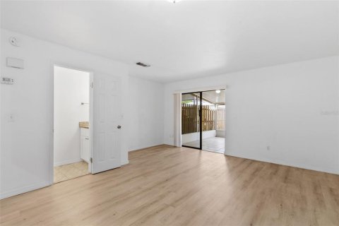 Touwnhouse à vendre à Tampa, Floride: 2 chambres, 86.21 m2 № 1851869 - photo 13
