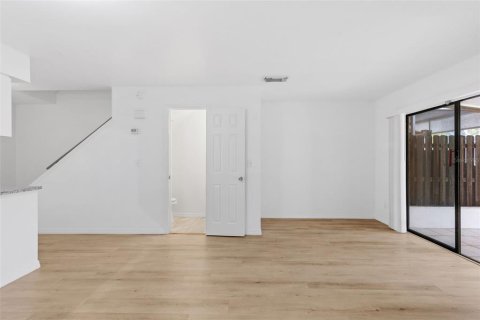 Touwnhouse à vendre à Tampa, Floride: 2 chambres, 86.21 m2 № 1851869 - photo 15