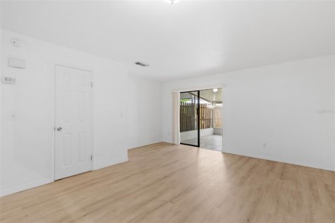 Touwnhouse à vendre à Tampa, Floride: 2 chambres, 86.21 m2 № 1851869 - photo 10