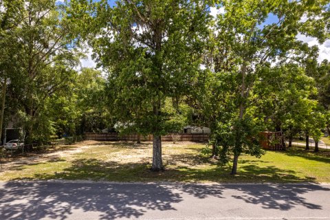 Propiedad comercial en venta en Freeport, Florida № 562194 - foto 1