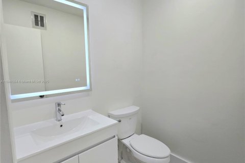 Condominio en venta en Hollywood, Florida, 2 dormitorios, 81.75 m2 № 1936482 - foto 13