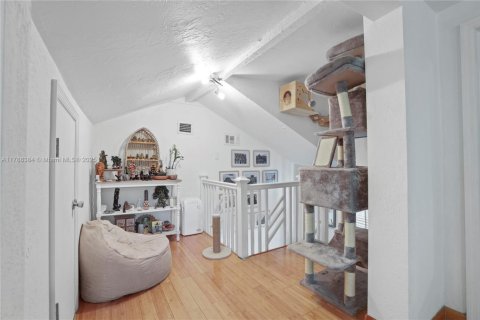 House in Miami, Florida 3 bedrooms, 133.97 sq.m. № 1940350 - photo 18