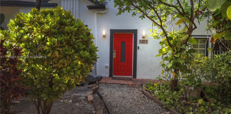 House in Miami, Florida 3 bedrooms, 133.97 sq.m. № 1940350