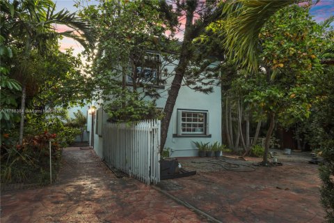 House in Miami, Florida 3 bedrooms, 133.97 sq.m. № 1940350 - photo 3