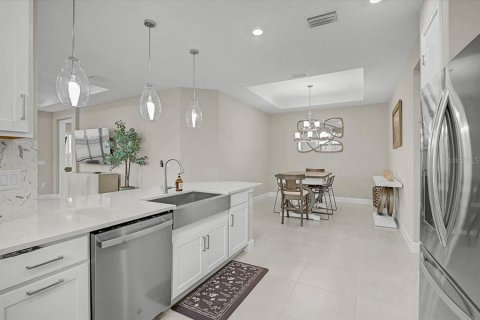 House in Sarasota, Florida 2 bedrooms, 142.14 sq.m. № 2232795 - photo 10