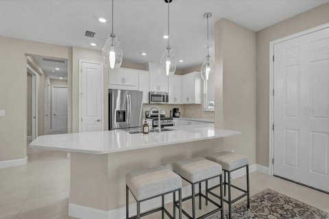 House in Sarasota, Florida 2 bedrooms, 142.14 sq.m. № 2232795 - photo 7