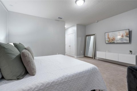 Townhouse in Clermont, Florida 4 bedrooms, 175.4 sq.m. № 1591584 - photo 19