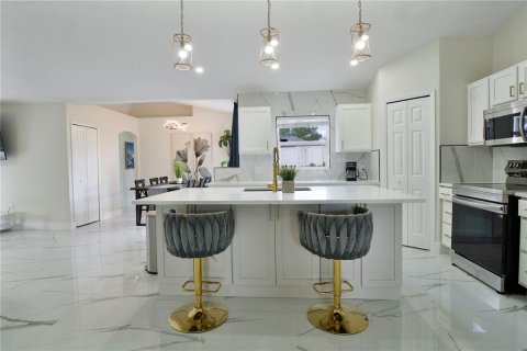 Villa ou maison à louer à Bartow, Floride: 4 chambres, 195.84 m2 № 1766037 - photo 10