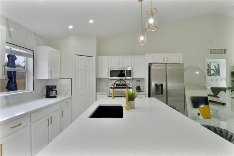 Villa ou maison à louer à Bartow, Floride: 4 chambres, 195.84 m2 № 1766037 - photo 14