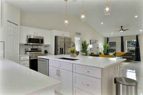Villa ou maison à louer à Bartow, Floride: 4 chambres, 195.84 m2 № 1766037 - photo 8