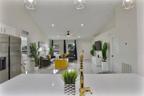 Villa ou maison à louer à Bartow, Floride: 4 chambres, 195.84 m2 № 1766037 - photo 9