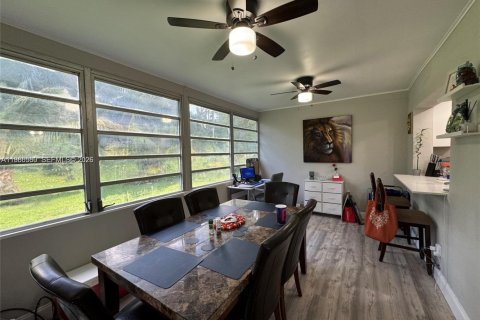 Купить виллу или дом в Тамарак, Флорида 2 спальни, 104.79м2, № 2028239 - фото 5