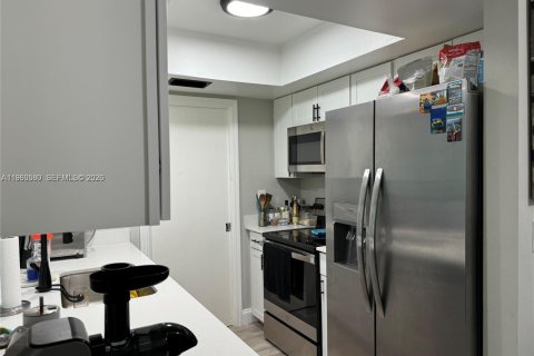 Купить виллу или дом в Тамарак, Флорида 2 спальни, 104.79м2, № 2028239 - фото 6