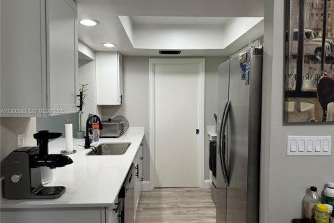 Купить виллу или дом в Тамарак, Флорида 2 спальни, 104.79м2, № 2028239 - фото 7