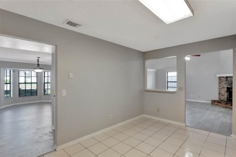 House in Longwood, Florida 4 bedrooms, 212.65 sq.m. № 1583786 - photo 12