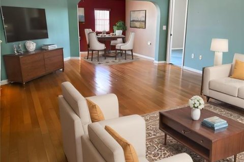 House in Sun City Center, Florida 2 bedrooms, 141.95 sq.m. № 1717755 - photo 11