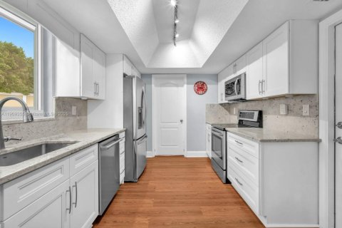 Купить виллу или дом в Санрайз, Флорида 3 спальни, 200.3м2, № 1970359 - фото 17