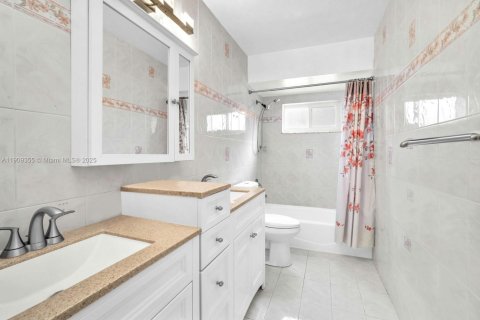 Купить виллу или дом в Санрайз, Флорида 3 спальни, 200.3м2, № 1970359 - фото 25