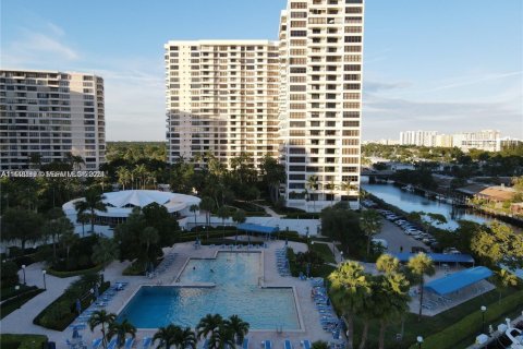 Copropriété à louer à Hallandale Beach, Floride: 1 chambre, 92.9 m2 № 2038824 - photo 24