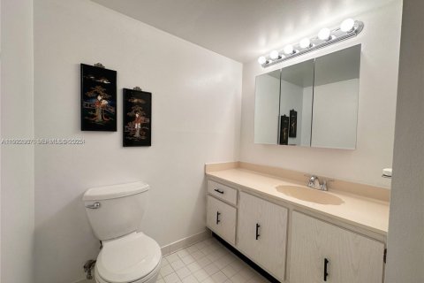 Copropriété à louer à Hallandale Beach, Floride: 1 chambre, 92.9 m2 № 2038824 - photo 10
