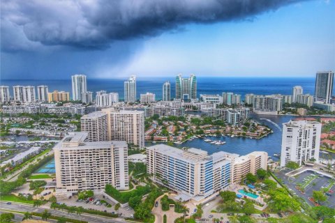 Copropriété à louer à Hallandale Beach, Floride: 1 chambre, 92.9 m2 № 2038824 - photo 21