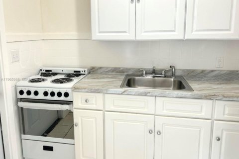 Copropriété à louer à Miami Beach, Floride: 1 chambre, 289.58 m2 № 2028812 - photo 6