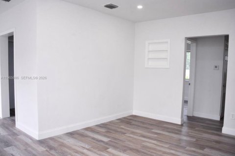 Copropriété à louer à Miami Beach, Floride: 1 chambre, 289.58 m2 № 2028812 - photo 4