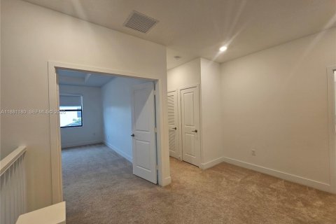 Casa en alquiler en Miramar, Florida, 4 dormitorios, 318.1 m2 № 1977609 - foto 29