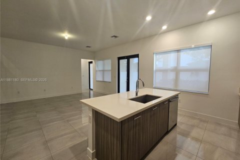 Casa en alquiler en Miramar, Florida, 4 dormitorios, 318.1 m2 № 1977609 - foto 10