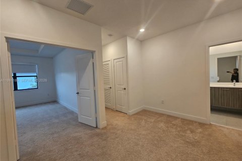 Casa en alquiler en Miramar, Florida, 4 dormitorios, 318.1 m2 № 1977609 - foto 28