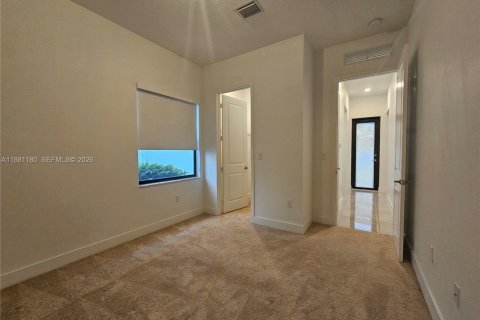 Casa en alquiler en Miramar, Florida, 4 dormitorios, 318.1 m2 № 1977609 - foto 17