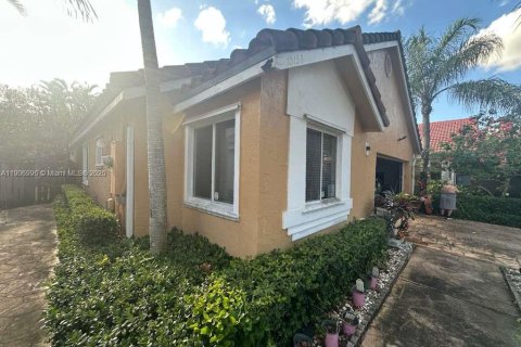 Casa en venta en Plantation, Florida, 2 dormitorios, 145.3 m2 № 1963799 - foto 18