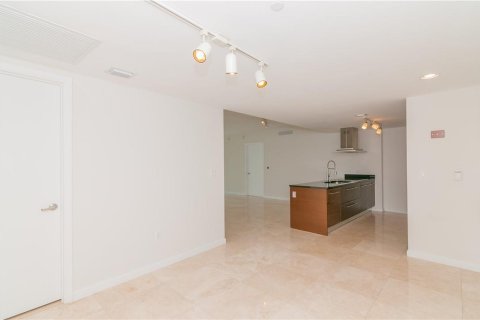 Copropriété à louer à Miami, Floride: 2 chambres, 123.1 m2 № 2078647 - photo 15