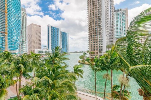 Copropriété à louer à Miami, Floride: 2 chambres, 123.1 m2 № 2078647 - photo 3