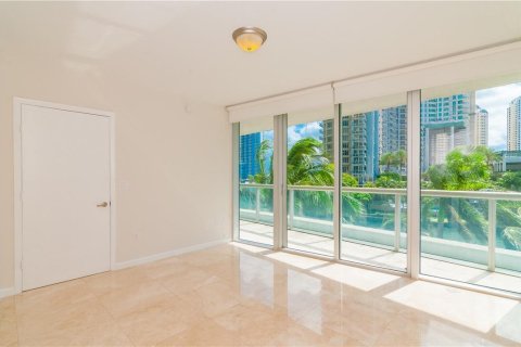 Copropriété à louer à Miami, Floride: 2 chambres, 123.1 m2 № 2078647 - photo 5