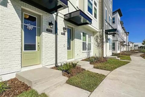 Adosado en alquiler en Orlando, Florida, 3 dormitorios, 185.62 m2 № 1876656 - foto 2
