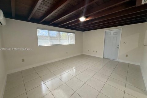 Villa ou maison à vendre à Hialeah, Floride: 3 chambres, 102.66 m2 № 1922325 - photo 4