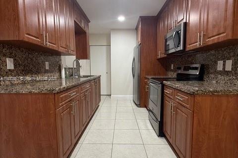 Villa ou maison à vendre à Hialeah, Floride: 3 chambres, 102.66 m2 № 1922325 - photo 3