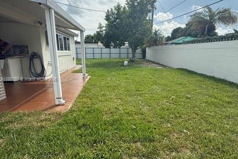 Villa ou maison à vendre à Hialeah, Floride: 3 chambres, 102.66 m2 № 1922325 - photo 11